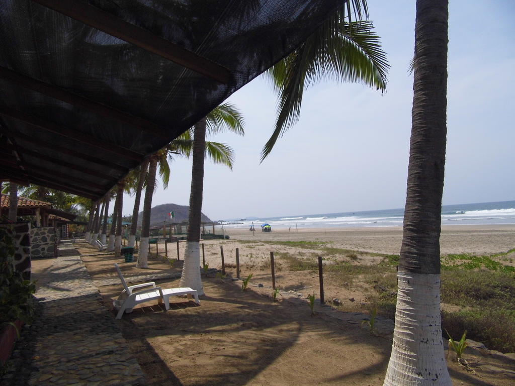 Roberto'S Bistro Hotel Troncones Exterior photo